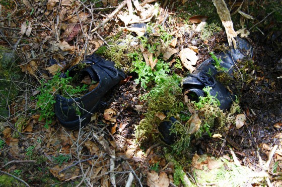 遺留品の中で、一番不気味だったのは靴だった。